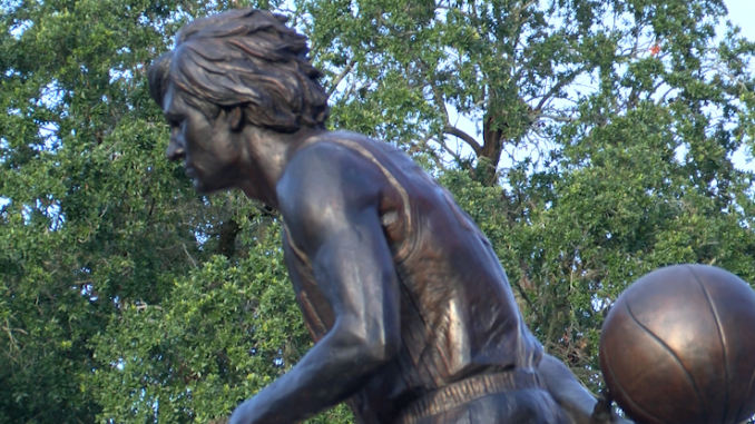 Pete Maravich honored with new statue on LSU’s campus