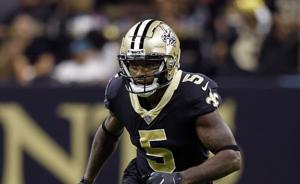 Saints WR Jarvis Landry leaves Panthers game with an injury in the 3rd quarter