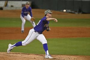 Behind Paul Skenes, LSU shuts out Texas A&M in Southeastern Conference opener