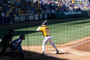 No.1 LSU baseball bounces back from loss with 10-4 victory over Central Arkansas