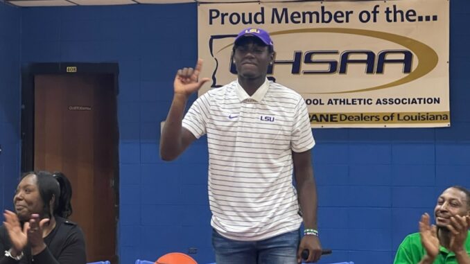 BREAKING: Top tight end in Louisiana commits to LSU