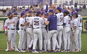 LSU is still favored to win the College World Series after split series with South Carolina