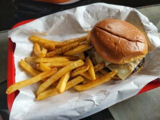 New ’70s-themed restaurant in Zachary serves keto, burgers