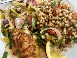 Sheet pan chicken with farro salad: The solution for easy and delicious dinner at home