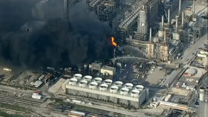 5 hurt after fire at Houston-area Shell chemical plant