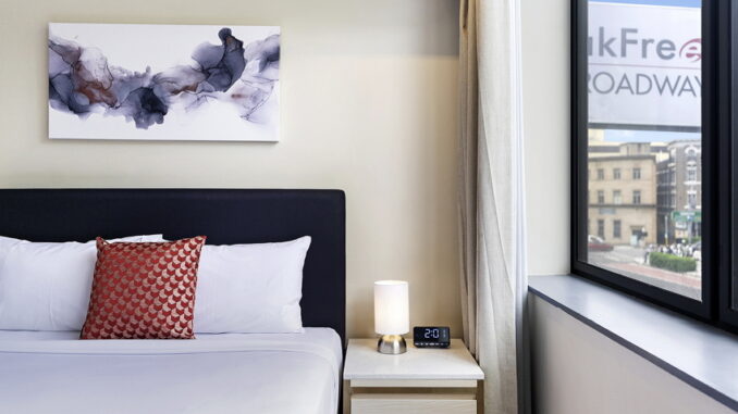 Guestroom at the BreakFree on Broadway Sydney