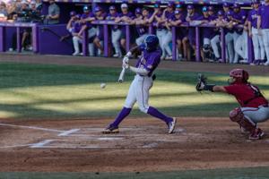 Fate in game three: Auburn evens series with 8-6 victory, capitalizing on LSU's pitching deficits