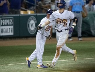 Home Run Derby: LSU hits 6 homers in 12 innings for 8-5 marathon win over Georgia