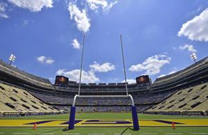 LSU football gains commitment from junior-college tight end who could play offensive line