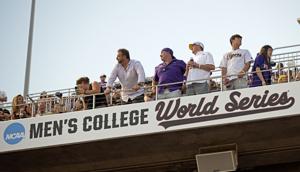 LSU vs. Florida national title odds in Omaha. Do they give us a hint on Paul Skenes?