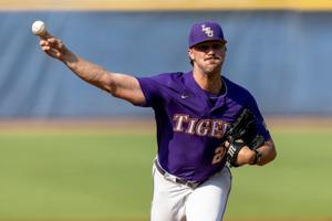 Paul Skenes goes the distance in a 7-2 win over Tulane in the Baton Rouge regional