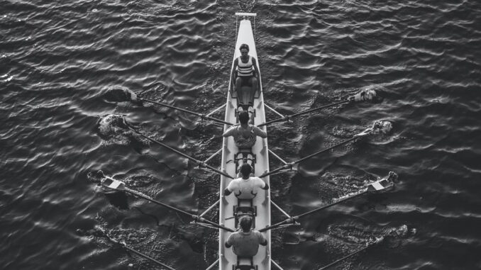 A rowing team - Unsplash