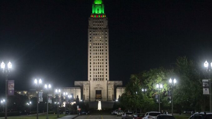 Louisianas State Capitol To Light Up In A Variety Of 678x381 